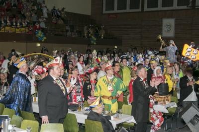 Volle Halle un all am Singe! Volle Halle un all am Singe!